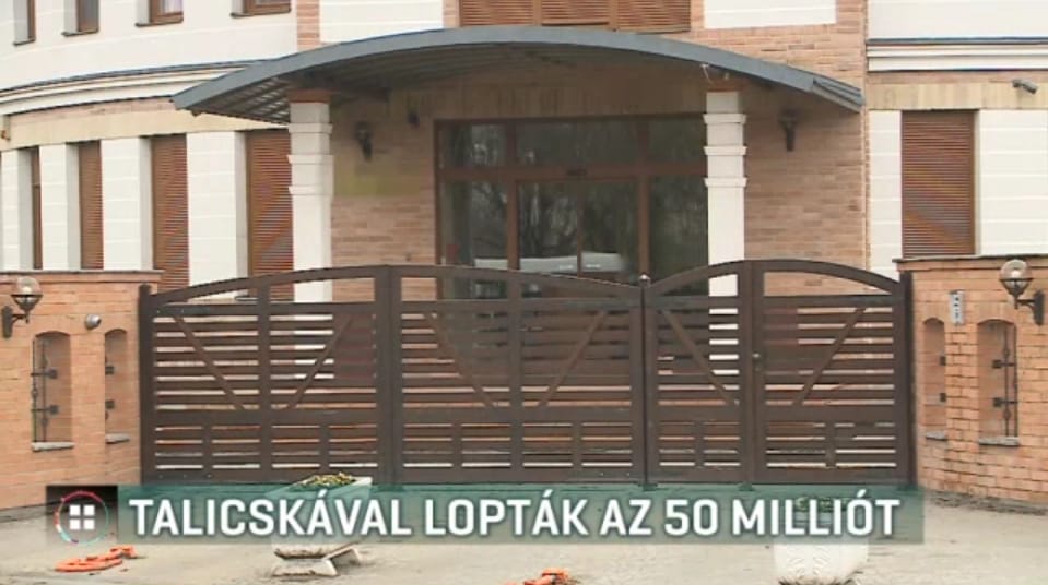 Talicskával tolták el az 50 milliós páncélt a kisteleki falbontó betörők