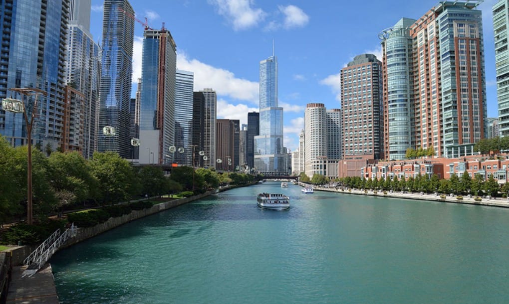 Autóból nyitottak tüzet a halloweent ünneplőkre Chicagóban