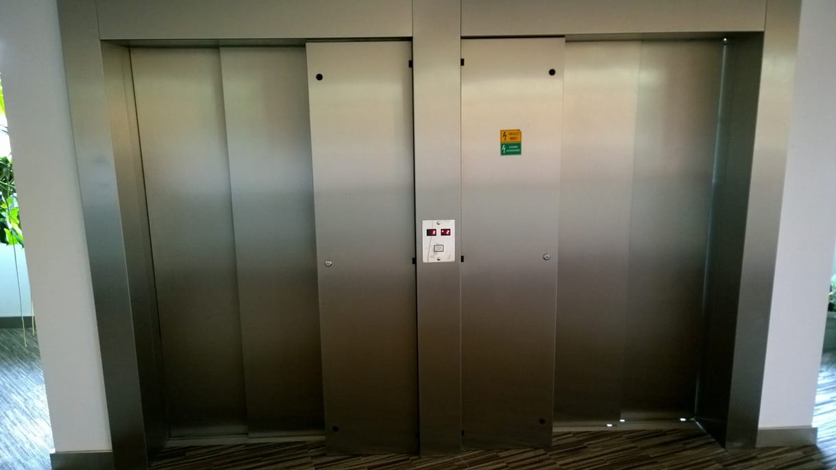 Liftben erőszakoskodott egy 20 éves lánnyal egy debreceni férfi