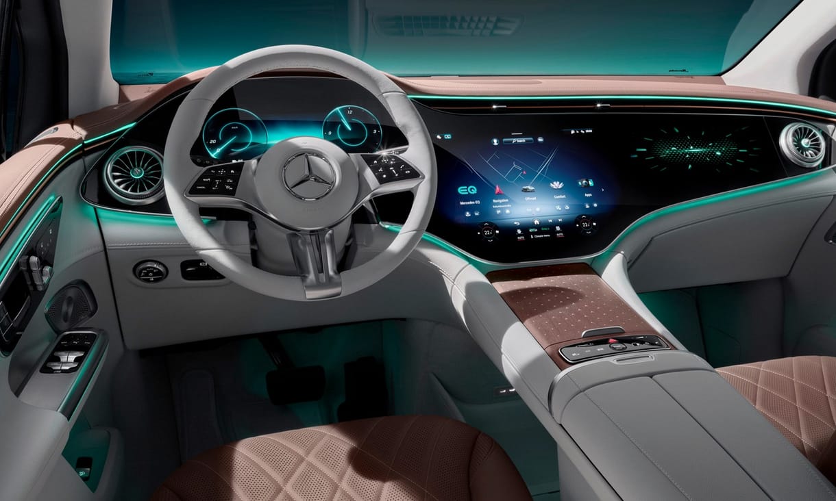 Íme az első gyári fotók a Mercedes új elektromos luxus SUV-járól