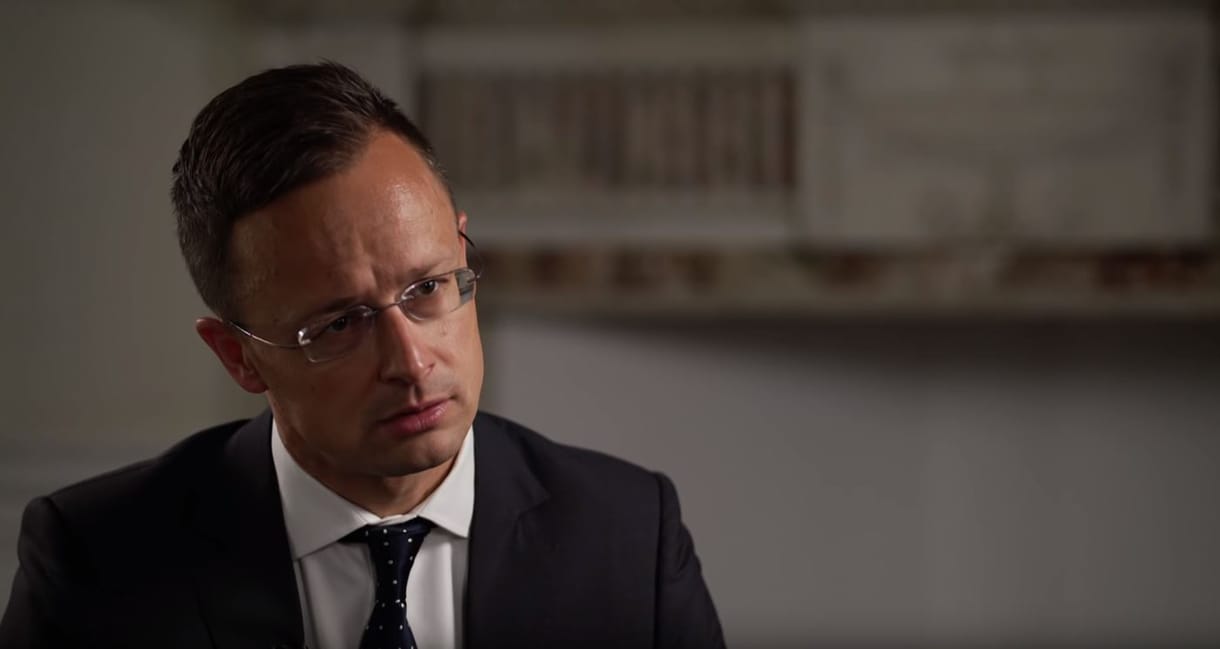 Szijjártó vs. Amanpour: 