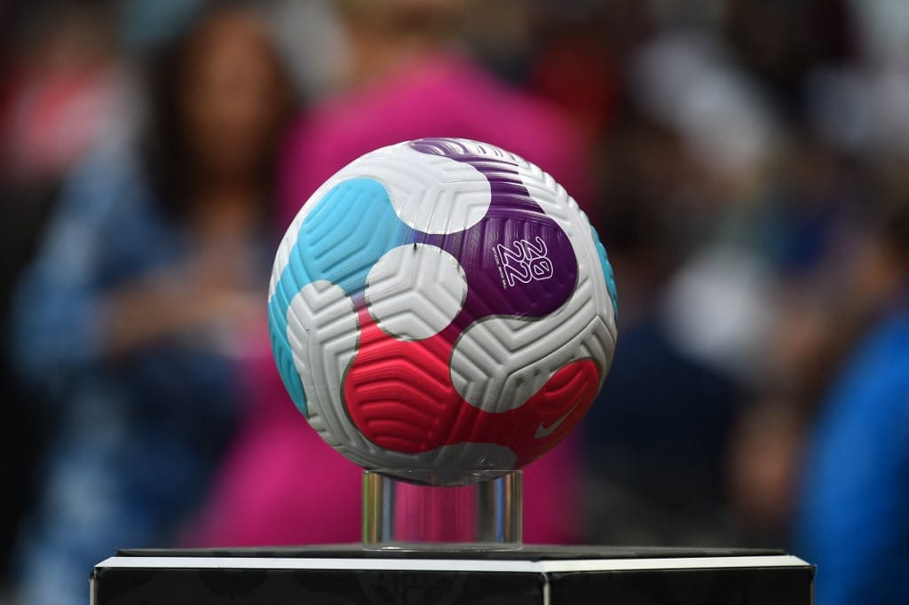 Újraindul a fociélet Angliában, a Premier League még kivár 
