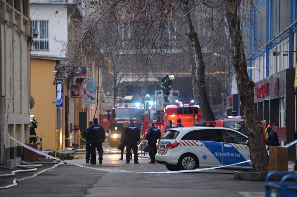 5 fotó és egy videó a VIII. kerületi tűzről