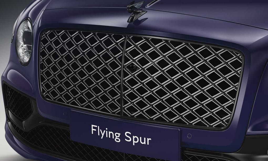 Króm helyett sötét hangulattal támad a legújabb Bentley