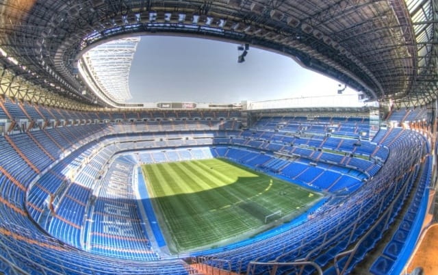 Gigantikus stadionok Dél-Afrikában