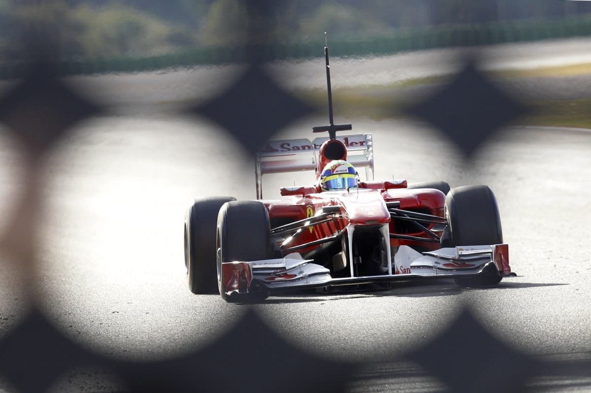 Csalással vádolják a Forma-1-es Ferrarit