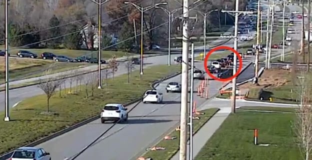Hihetetlen videó: így jön össze egy 15-ös karambol