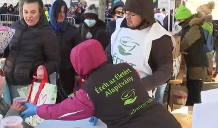 Egyre több olyan család jár ételosztásra, ahol mindkét szülő dolgozik