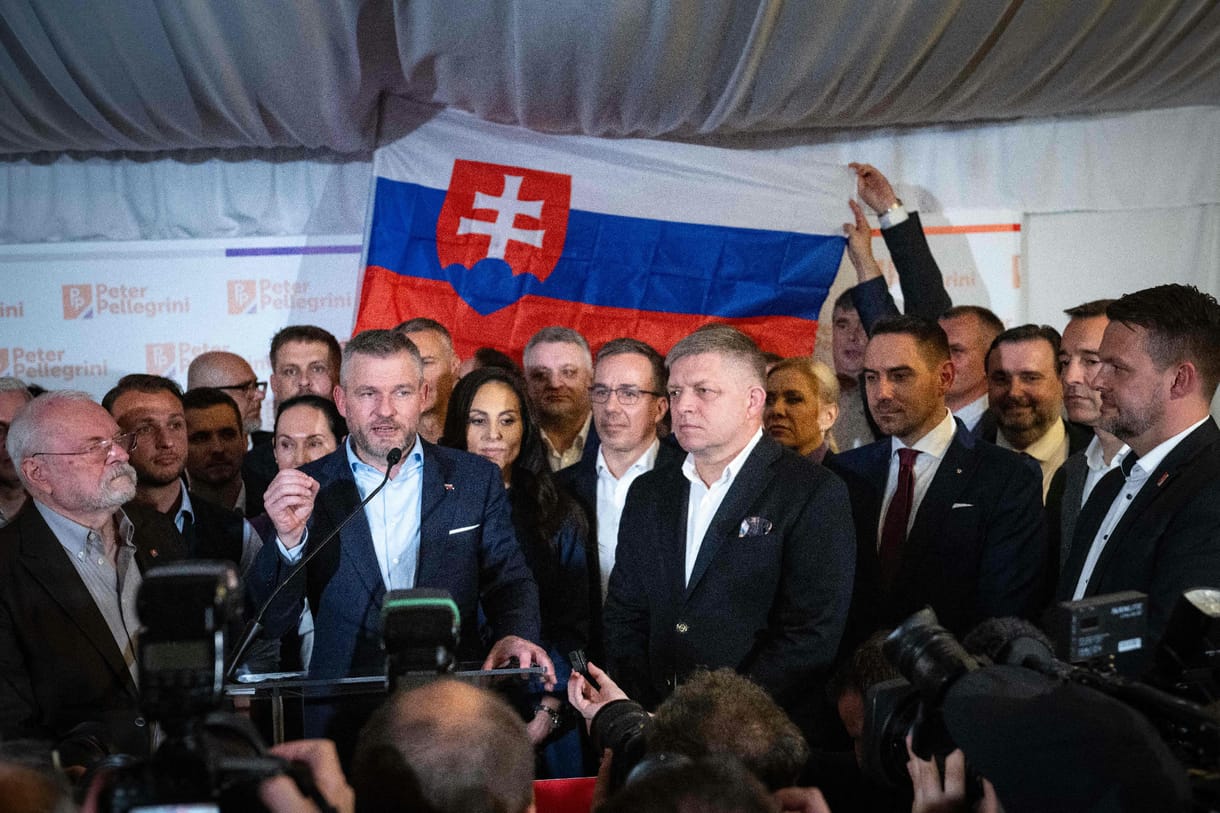 A közmédia bedarálása és a civilek megregulázása lesz Fico következő lépése Pellegrini elnökké választása után