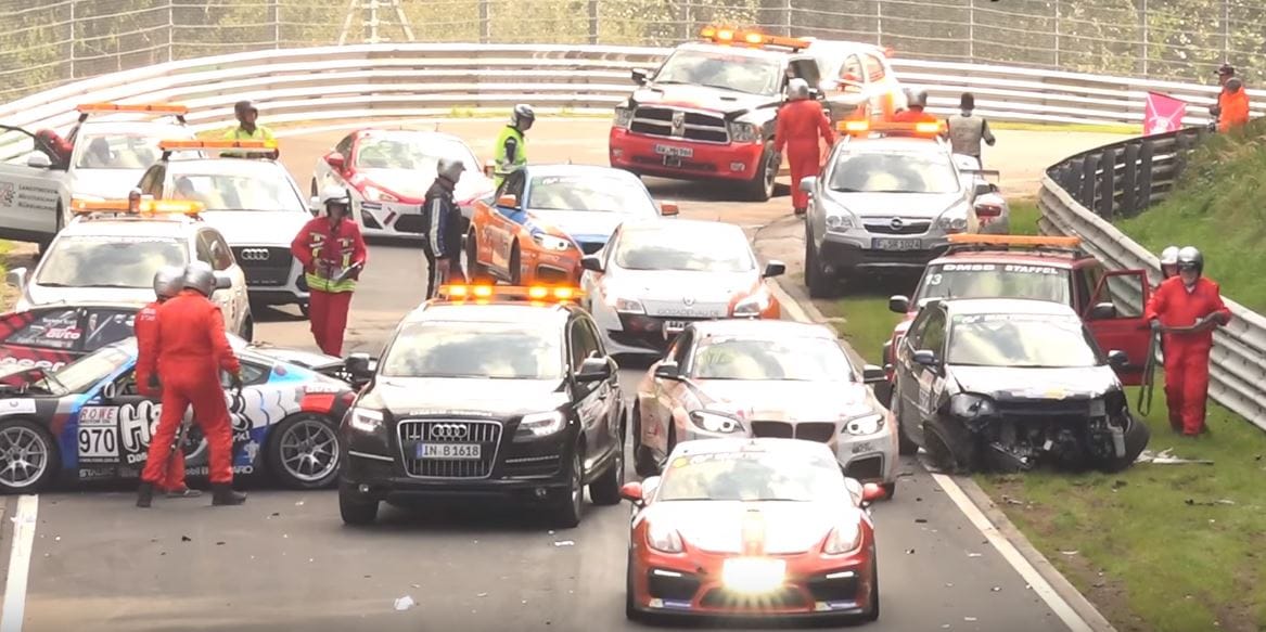 Itt egy súlyos válogatás a Nürburgring 2017-es baleseteiből – videó