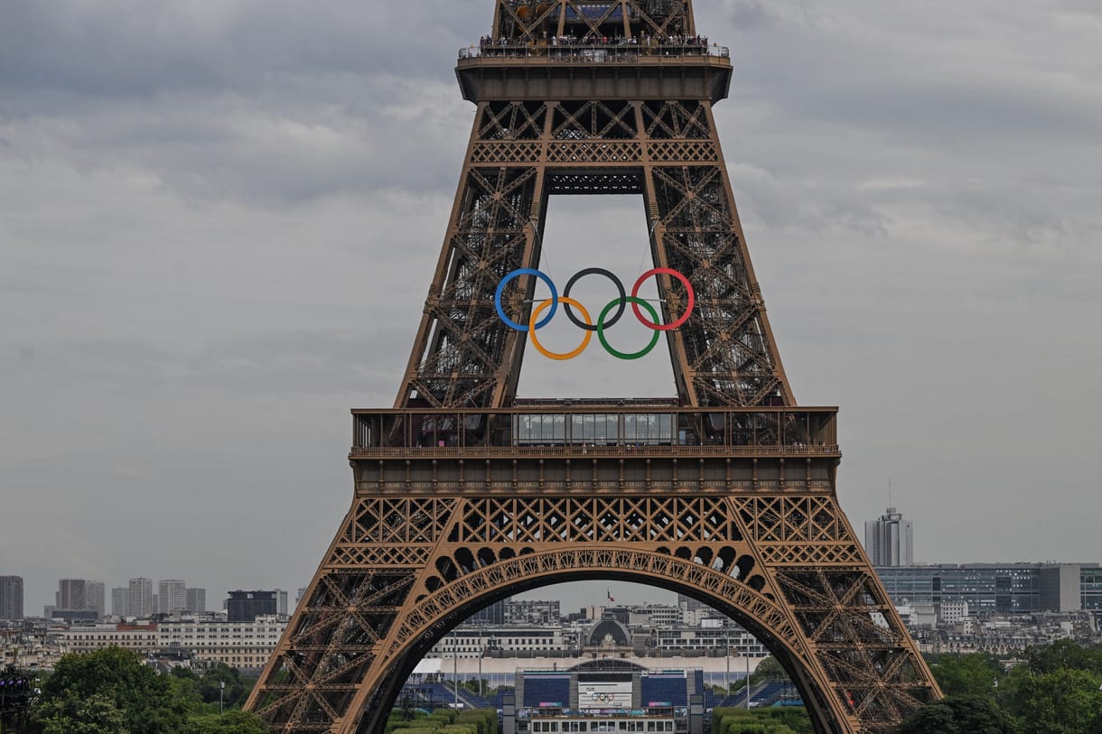 Megkapta az engedélyt Párizs, az Eiffel-torony része marad az olimpiai ötkarika