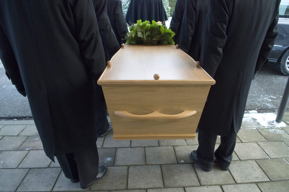 Hihetetlen, de még itt is mobiloznak