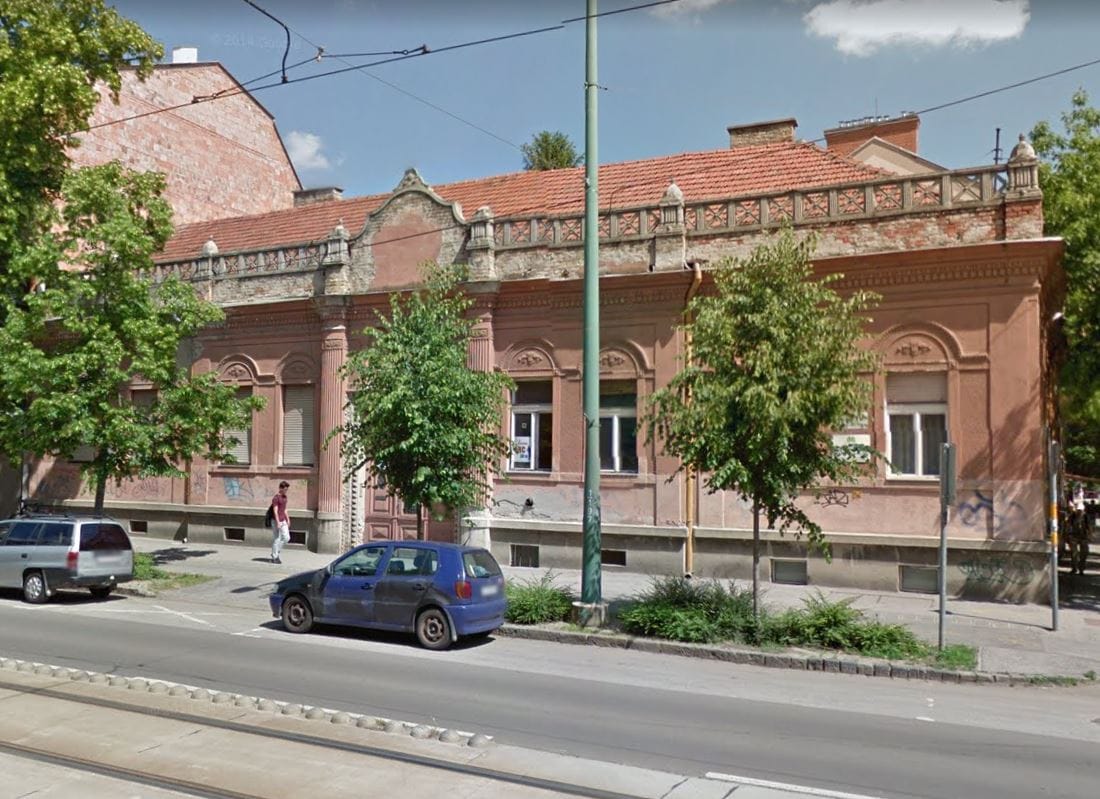 Darabonként árulják az ikonikus házat a neten