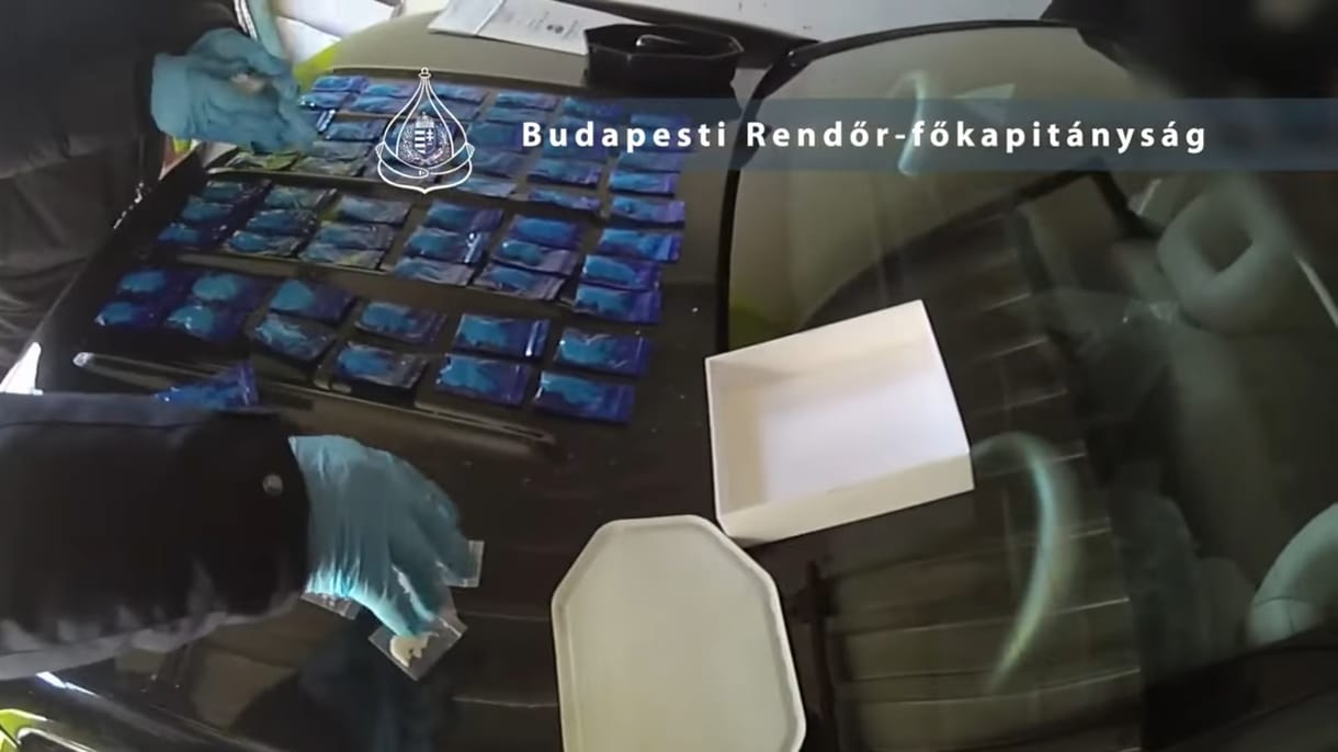 Kokainnal kereskedő ügyvédeket kaptak el a rendőrök Pest megyében
