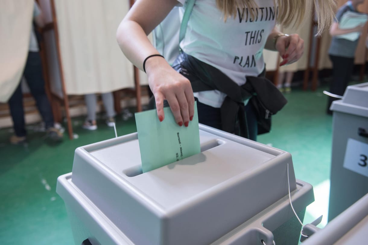 Hat ember ellen emeltek vádat választási csalás miatt