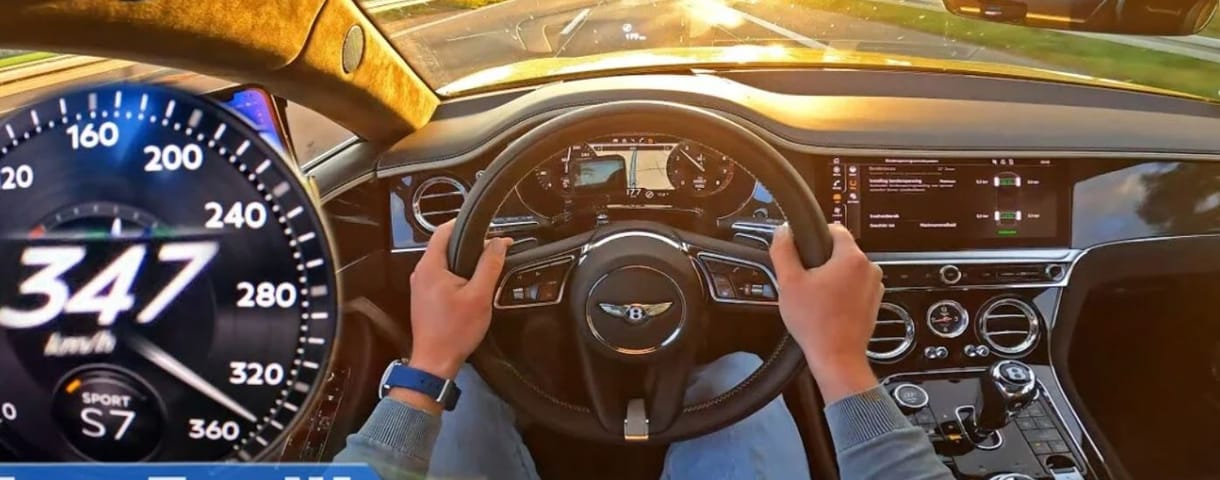 Lazán megfutotta az autópályán a 347 km/h-s végsebességét a Bentley Continental GT Speed