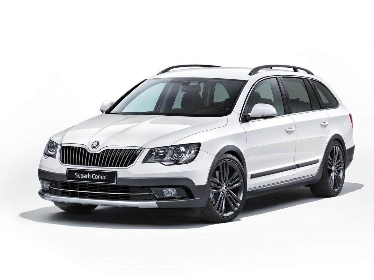 Csendben megérkezett a Skoda Superb kombi terepezős változata