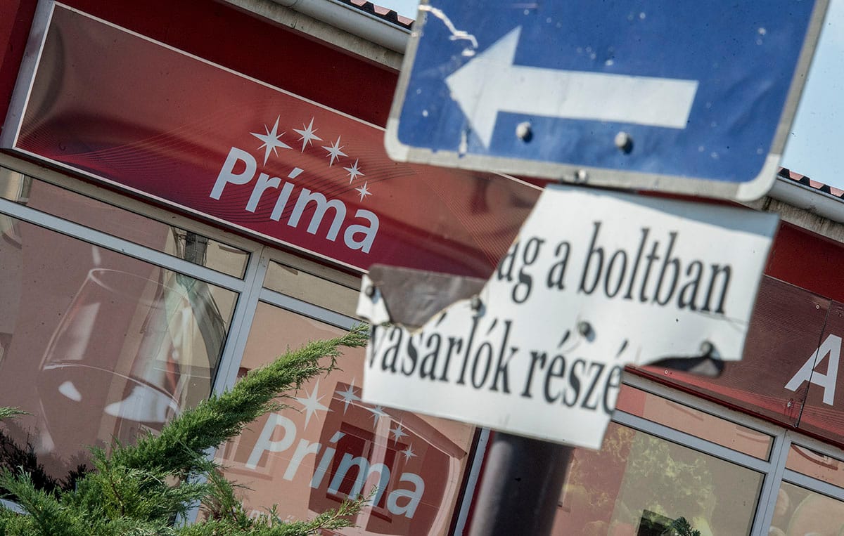 A CBA-alapítók háttérbe vonulnak, de Mészáros Lőrinc már a kertek alatt ólálkodik
