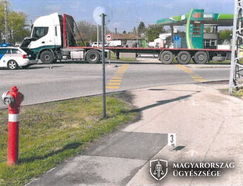 Halálra gázolt egy kislányt a kamionos, vádat emeltek ellene