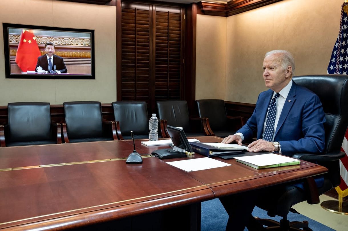 Biden figyelmeztette Hszit: következményei lesznek, ha Peking segíti Moszkvát
