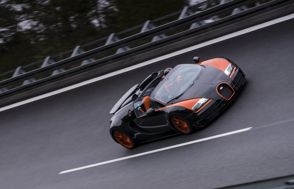 Videón a Bugatti 408 Km/h-s ámokfutása