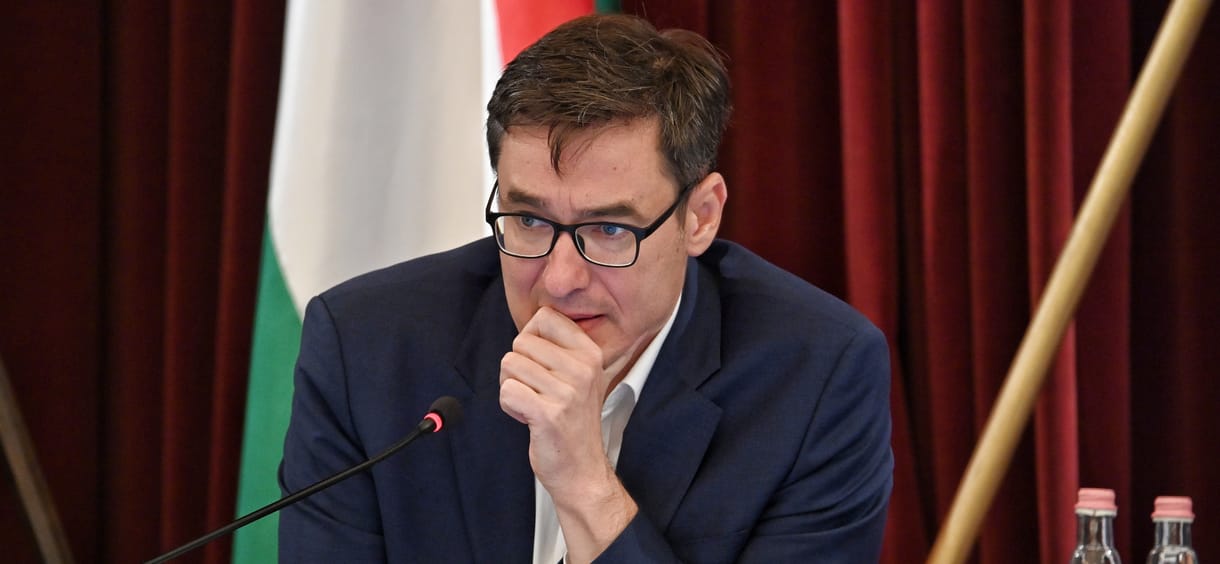 Karácsony Gergely: „Előbb fogom választani a pénzügyi csődöt, mint hogy a 4-es, 6-os ne járjon”