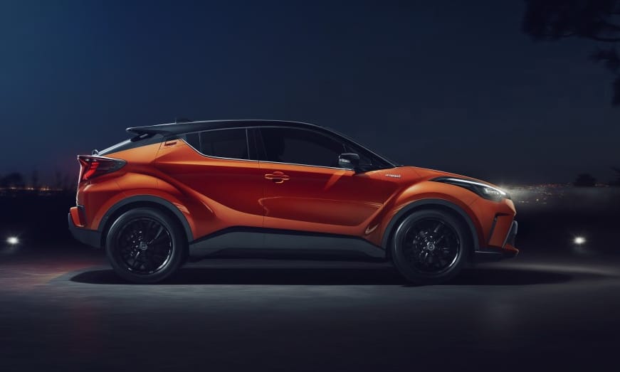 Erősebb hibrid hajtással érkezett az új Toyota C-HR