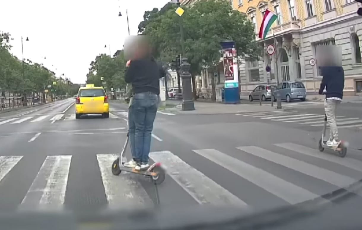 Több százezertől pár ezer forintig kínálják a rolleres kötelező biztosításokat a cégek