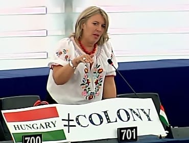 Nol.hu: a terrorizmussal vádolt Budaházy felesége Morvainak dolgozik