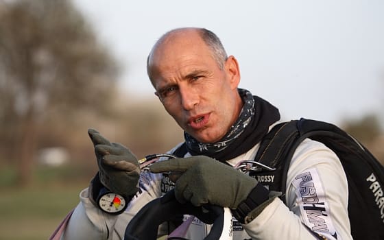 Jetman elképesztő repülése a svájci Alpok felett – videó