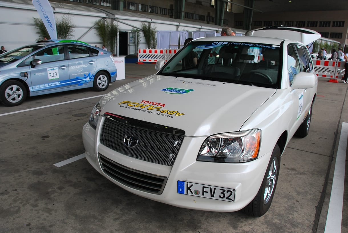 Gyorsteszten a Toyota FCHV-adv – így autózhatunk olcsón