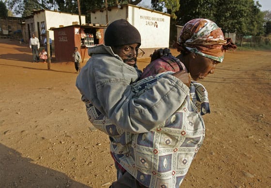 Elképesztő vádak az AIDS-gyógyszerek ellen Dél-Afrikában
