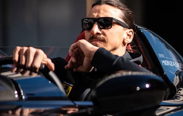Ibrahimovic pont olyan szerény autóval lepte meg magát, mint amilyen ő maga