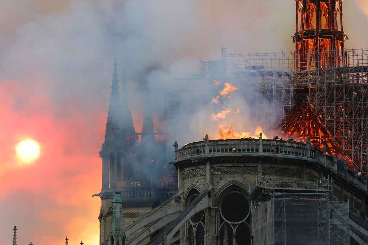 Végeztek a megerősítésével, indulhat a Notre-Dame felújítása