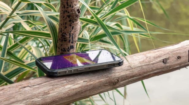 Hőkamera, 6600 mAh-s akku, megerősített oldalak – strapabíró telefonra gyűjtik az előrendeléseket
