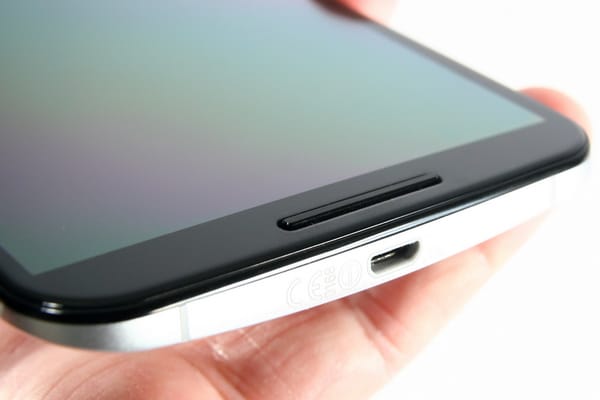Ütős androidos telefon, ami olcsóbb, mint tavalyi: minden kiderült a Google új mobiljáról