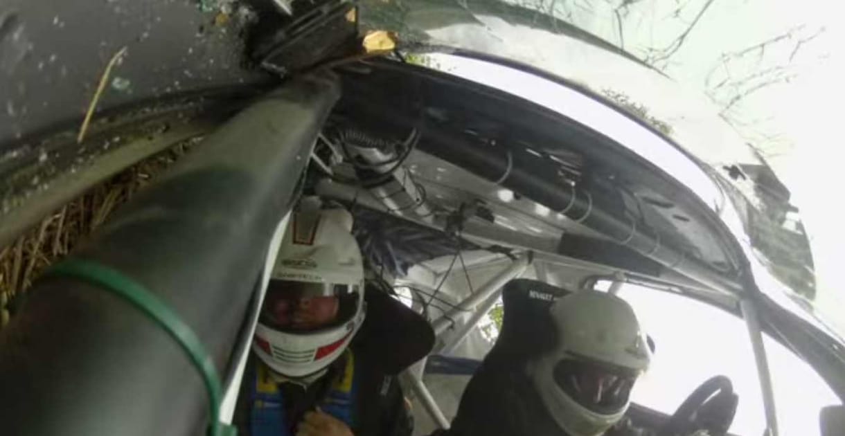 Ilyen nagyot lehet esni egy ralis Renault Clióval - videó