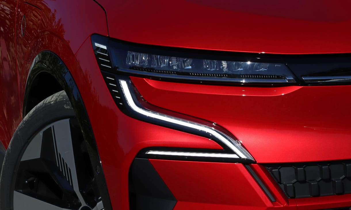 Magyarországon a teljesen elektromos vadonatúj Renault Megane