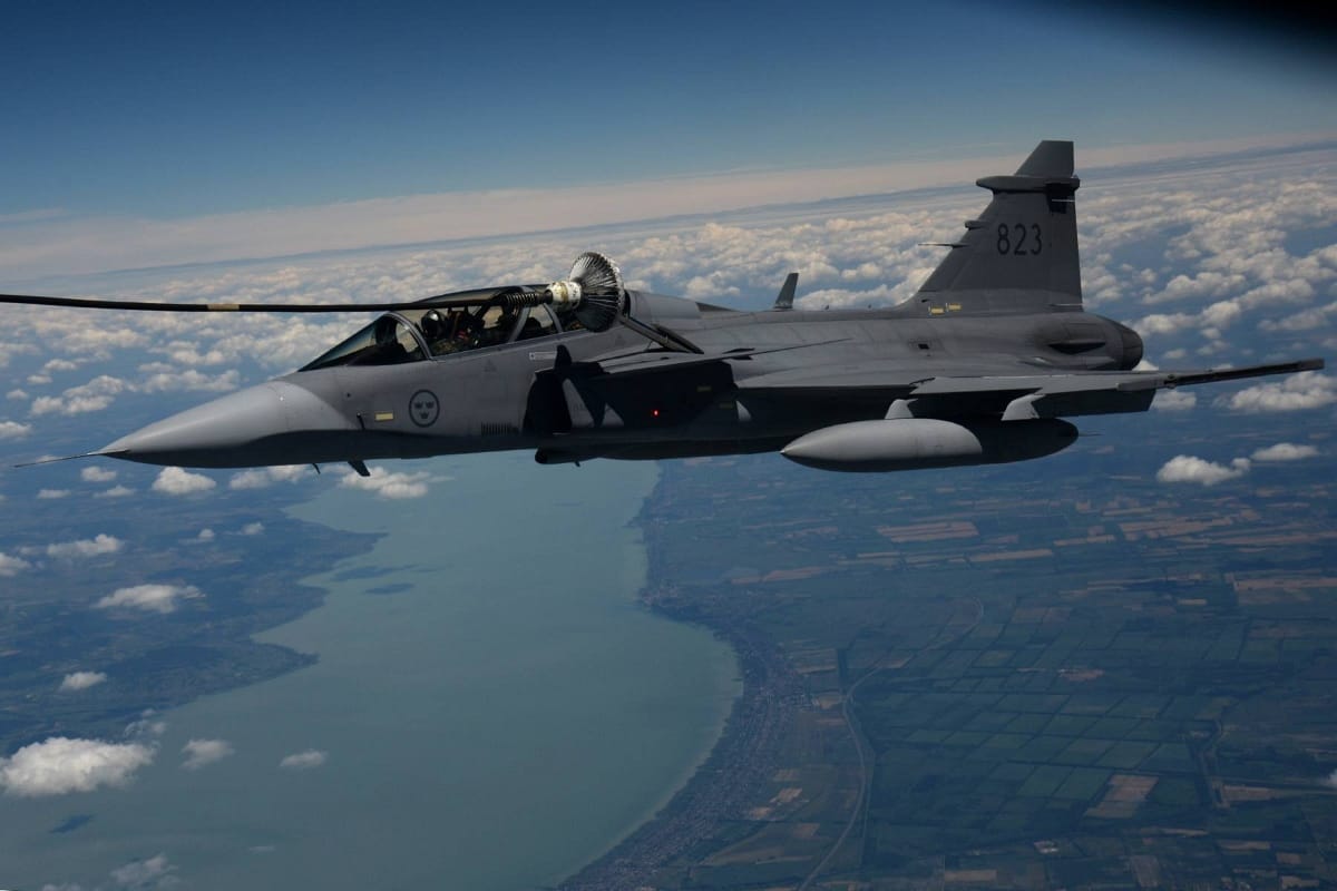 Új Gripeneket hozatnak Simicskóék