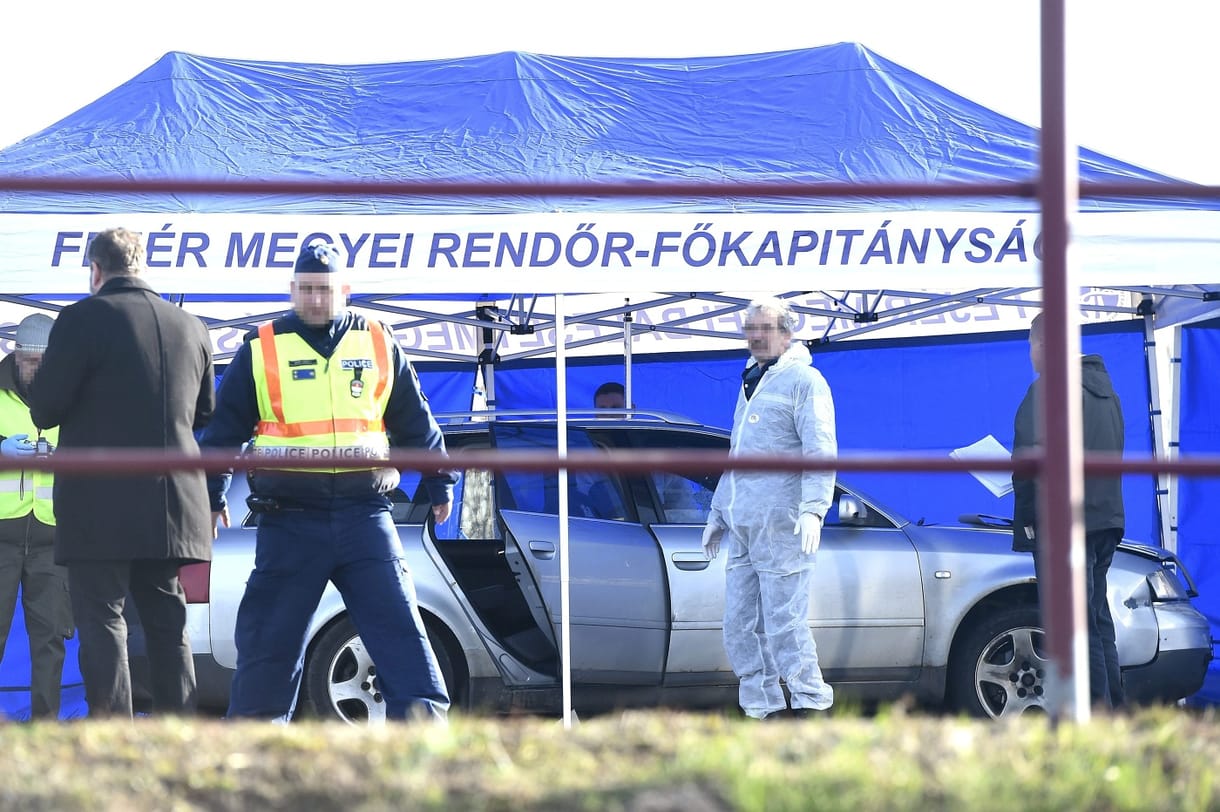 Fotók: Helyszínelnek a rendőrök a benzinkútrabló hajnali öngyilkossága után