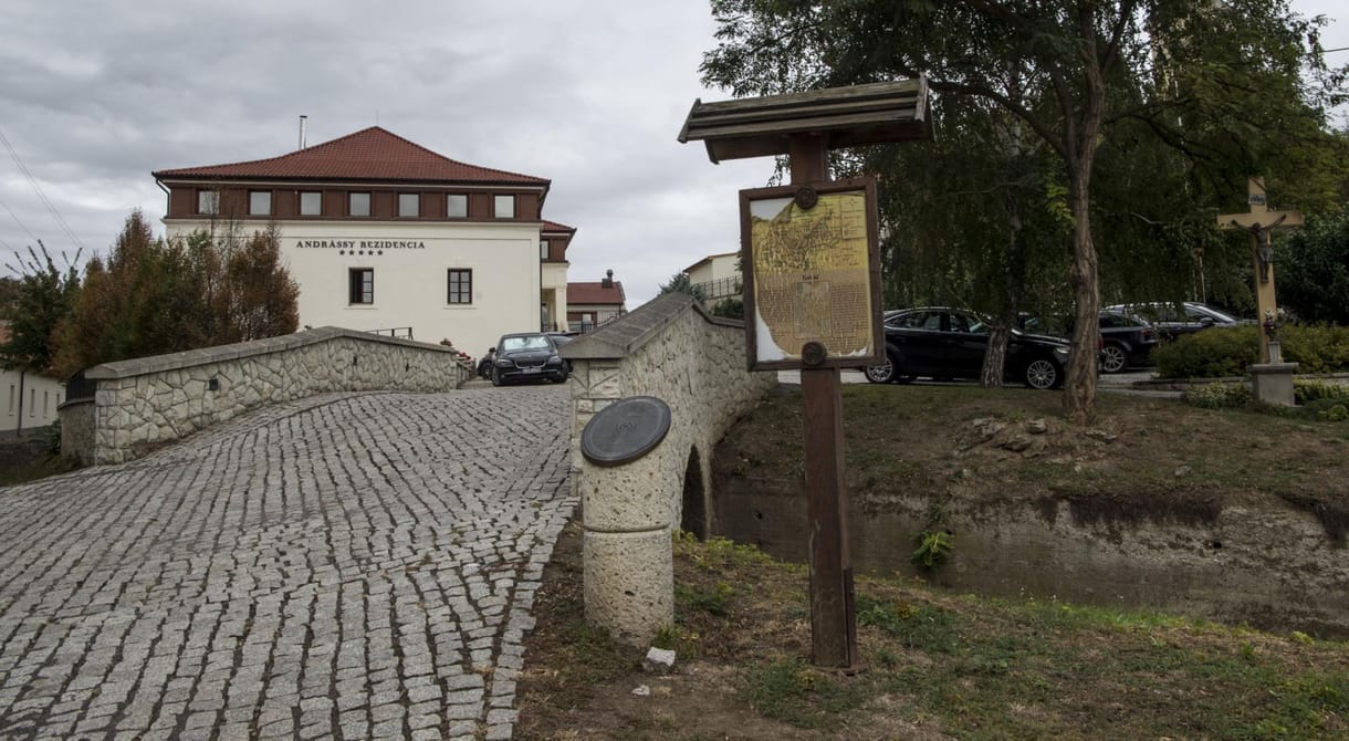 Így telepszik rá a szállodaiparra Mészáros Lőrinc és köre