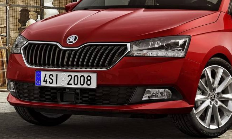 Leleplezték az új Skoda Fabiát, itt a felfrissített cseh kisautó