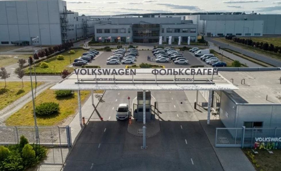 Eladhatja Moszkva melletti gyárát a Volkswagen