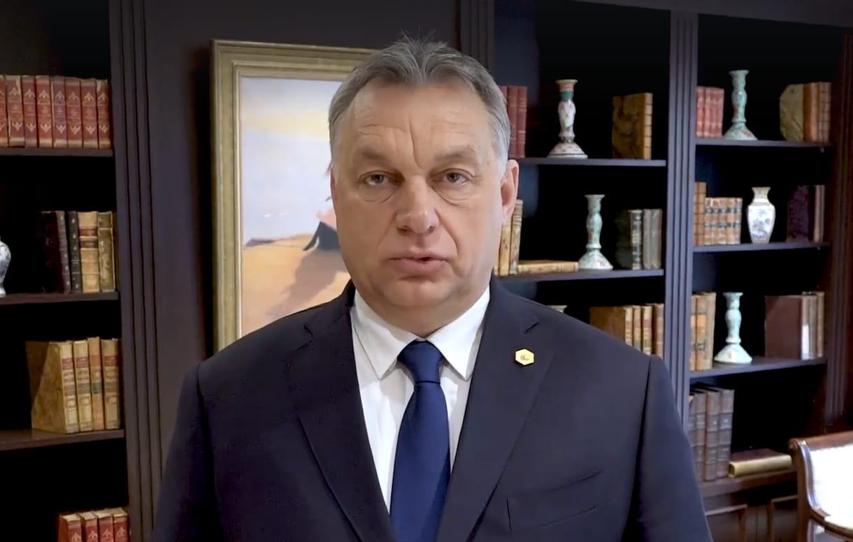 Orbán a Facebookon üzeni: büntetni kell a mocskos Facebook-kampányt