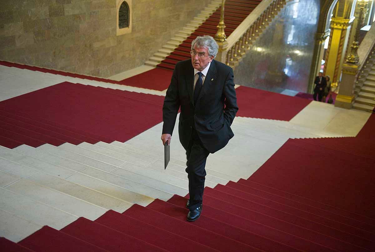 Közzétették Orbán és Réthelyi levelezését