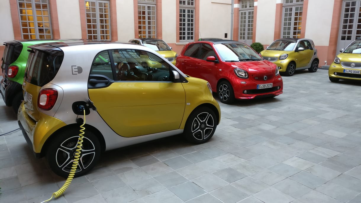 Városban verhetetlen elektromos Smartokat vezettünk