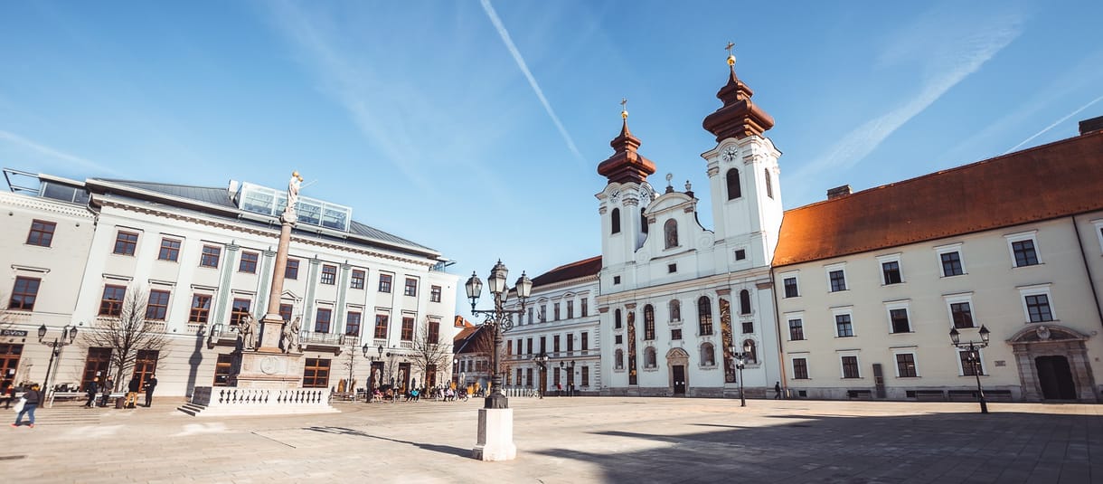 Kizártak az egyházból egy győri bencés szerzetest, aki a kilencvenes években gimnazista fiúkat zaklatott