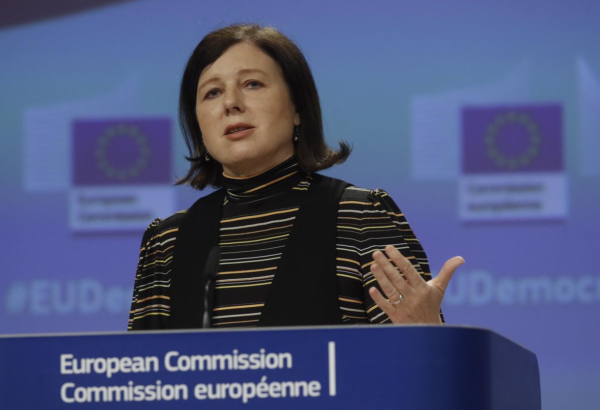 Jourová: Fel akarunk lépni a médiacégek tevékenységébe történő beavatkozások ellen