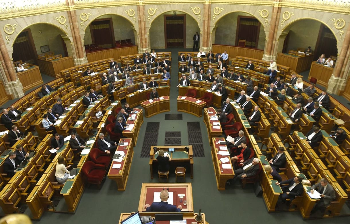 Alkotmányos puccs - TGM az Orbán-rezsim elleni fellépésről a 2020-ban
