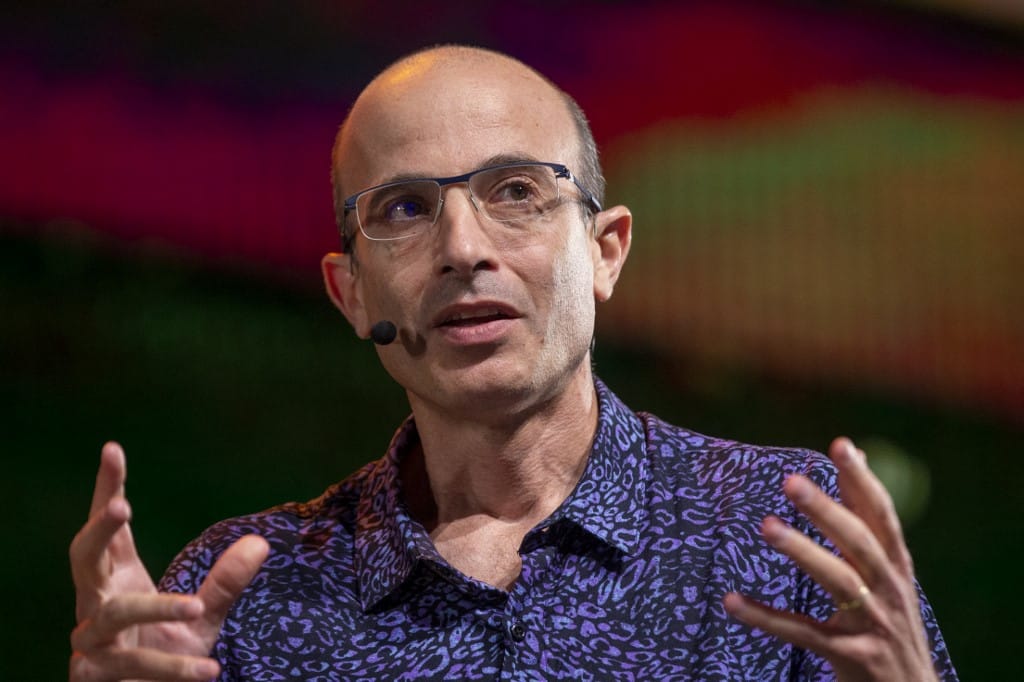 Harari egy tömegtüntetésen üzente meg Netanjahunak, hogy el a kezekkel a demokráciától